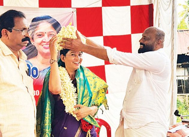 യു പ്രതിഭ എംഎൽഎ നയിച്ച വികസന മുന്നേറ്റ ജാഥയ്ക്ക്  കട്ടച്ചിറ ഗുരുമന്ദിരം ജങ്ഷനിൽ നൽകിയ സ്വീകരണം