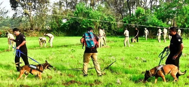 MUNDATHIKODE BLAST CADAVER DOGS NOT SIZED