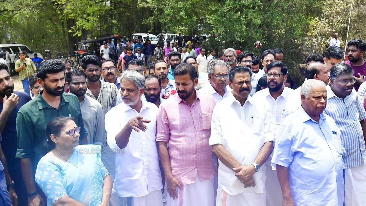 MUNDATHIKODE BLAST CPIM LEADERS VISIT