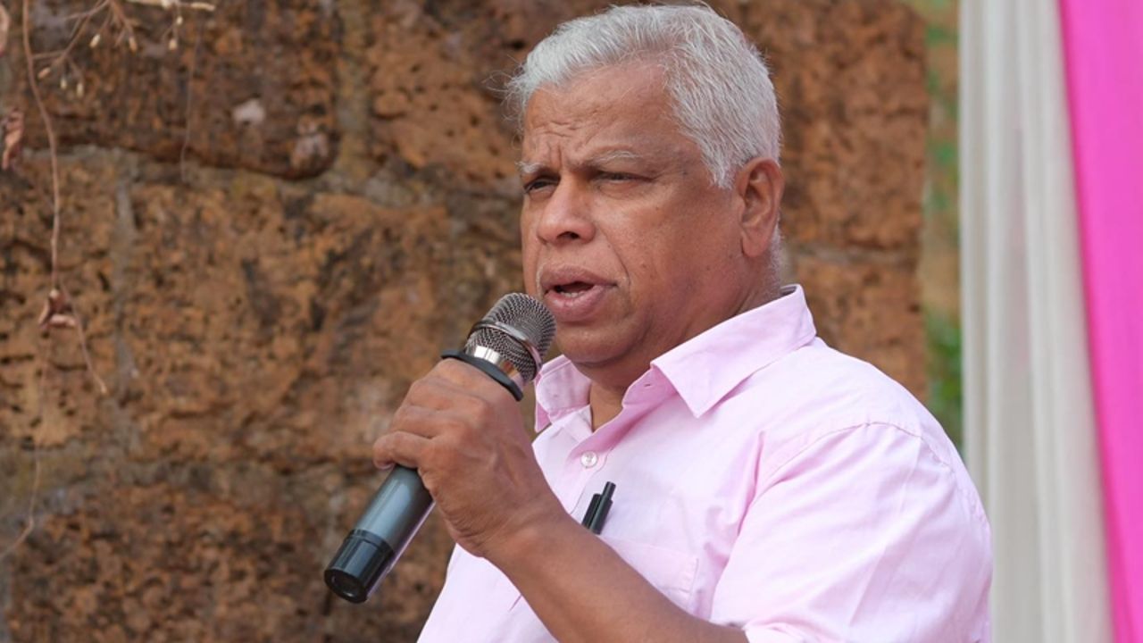 MV Jayarajan.jpg