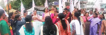 മഹിളാ അസോസിയേഷൻ കുട്ടനാട് ഏരിയാകമ്മിറ്റികിടങ്ങറയിൽ നടത്തിയ പ്രതിഷേധ പ്രകടനം