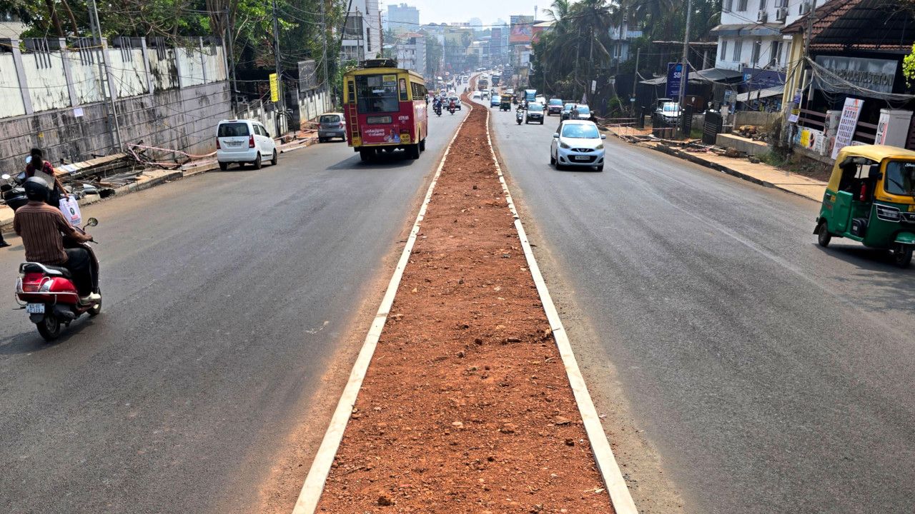 Mananchira–Vellimadukunnu Road