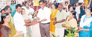 മുഹമ്മ പഞ്ചായത്ത്തല പരിസ്ഥിതി ദിനാഘോഷം പ്രസിഡന്റ് അരുൺ മോഹൻ ഉദ്ഘാടനംചെയ്യുന്നു