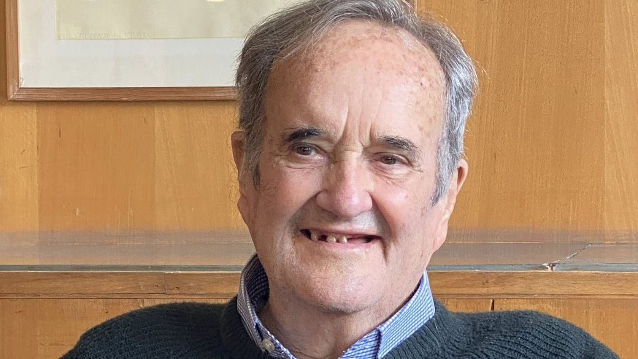 Mark Tully.JPG