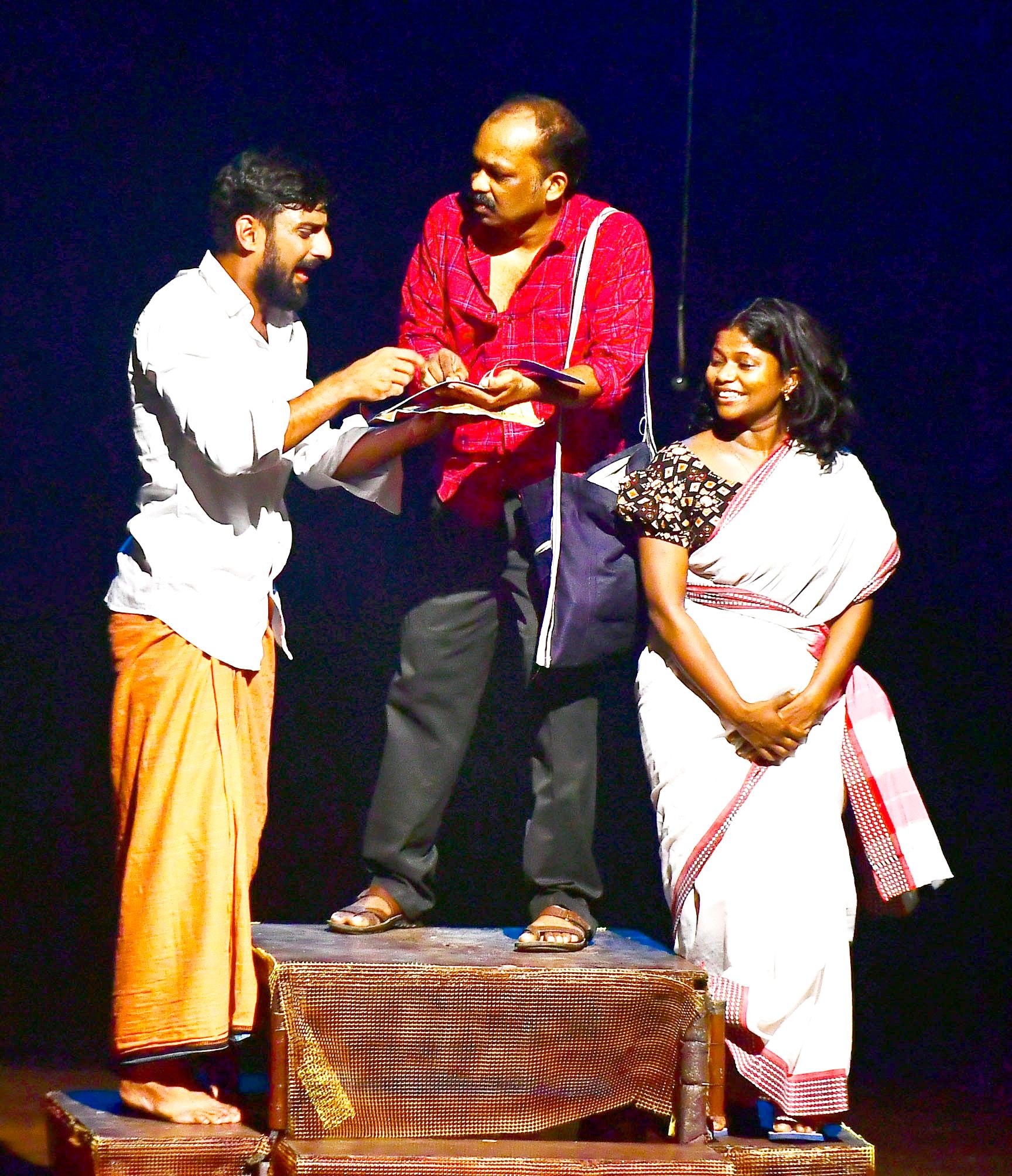  ശേഖരീപുരം ഗ്രന്ഥശാല അവതരിപ്പിച്ച "വൺ ട്വന്റി ഫോർ " നാടകത്തിൽനിന്ന് 