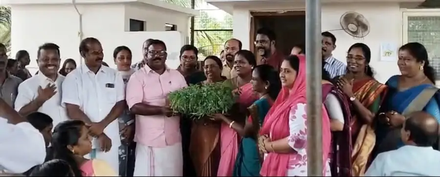 മാന്നാർ പഞ്ചായത്തും കൃഷിഭവനും സംഘടിപ്പിച്ച തിരുവാതിര ഞാറ്റുവേലച്ചന്തയും കർഷകസഭയും പഞ്ചായത്ത് ഹാളിൽ പ്രസിഡന്റ് ബി കെ പ്രസാദ് ഉദ്ഘാടനംചെയ്തു.