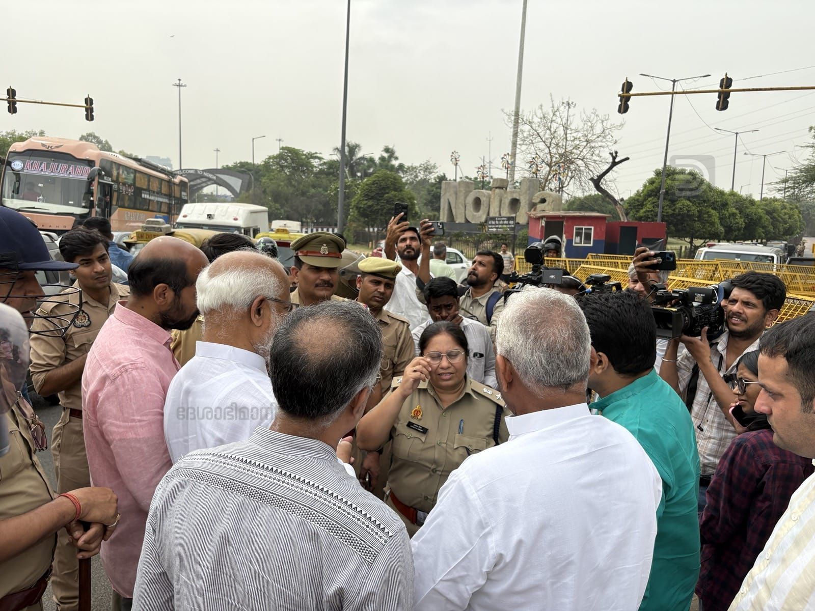 Noida Workers Protest CPIM Delegation visit
