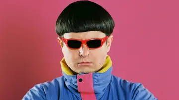 OLIVER TREE