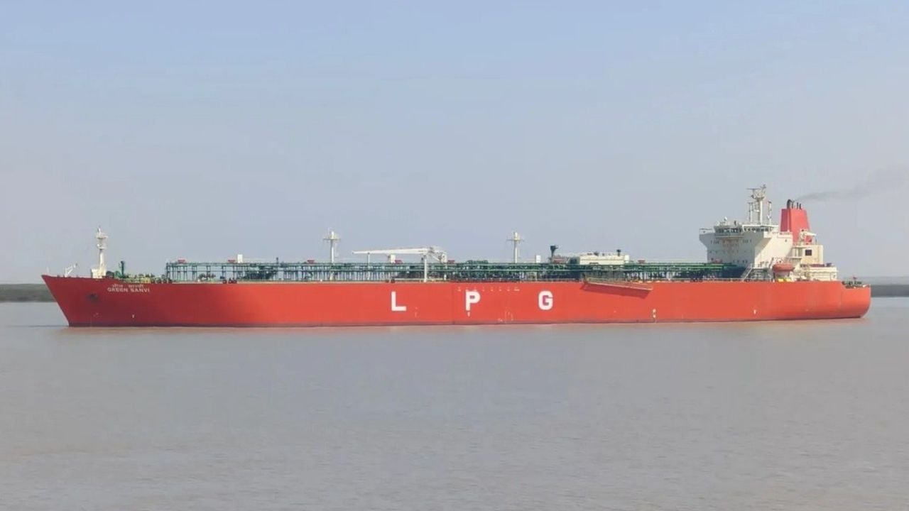 Oil tanker.jpg