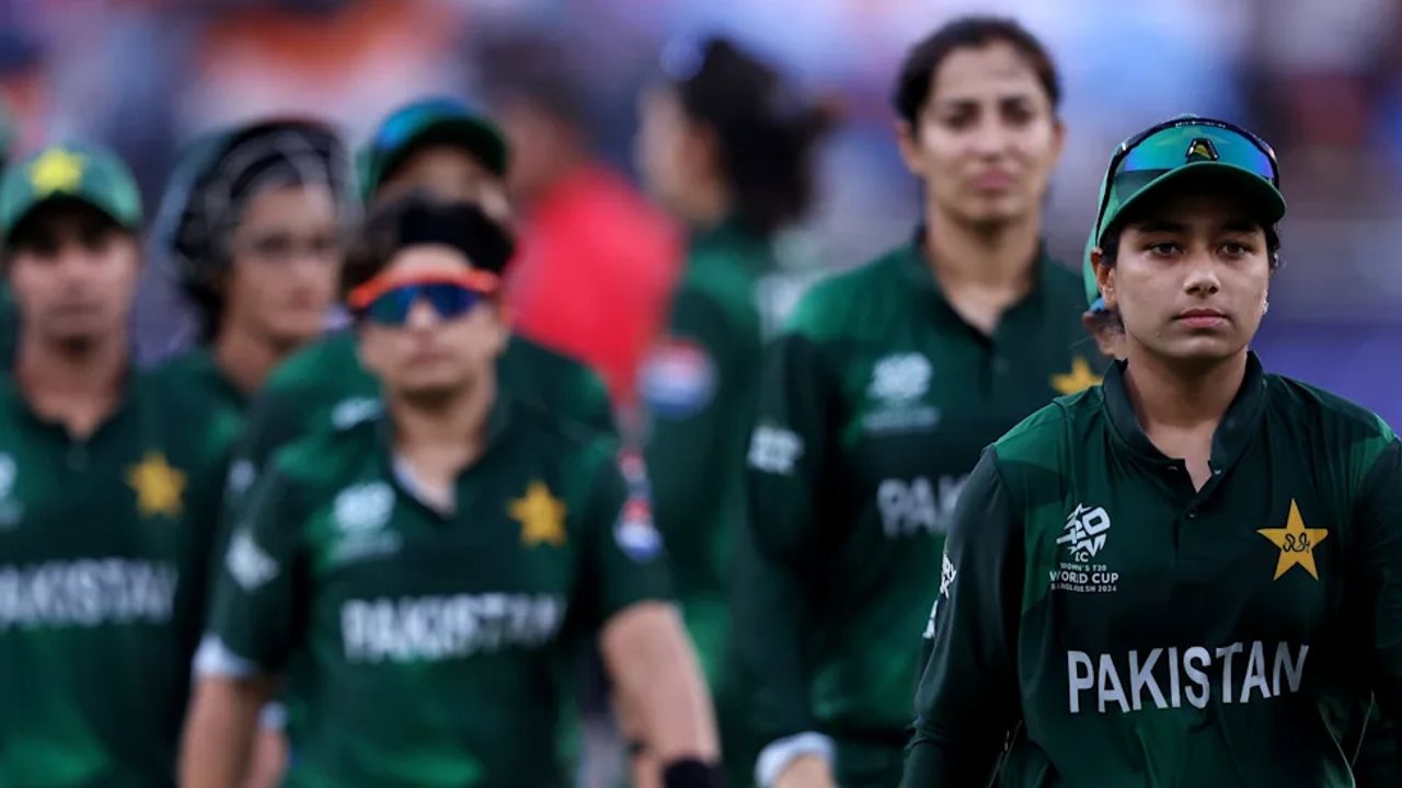 PAKISTHAN WOMENS TEAM