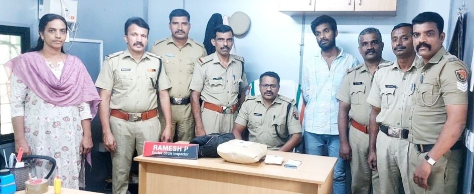 കഞ്ചാവുകേസ് പ്രതി ലിജോ ജോയ് എക്സൈസ് സംഘത്തോടൊപ്പം