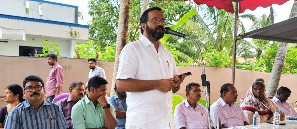 സിപിഐ എം മുതിർന്ന അംഗം പി ഗോപാലകൃഷ്‌ണന്റെ അനുശോചനയോഗത്തിൽ എച്ച് സലാം സംസാരിക്കുന്നു