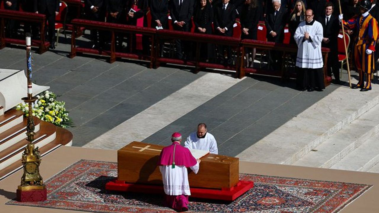POPES FUNERAL