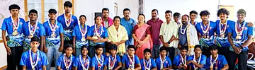 ഡൽഹിയിലെ ബാലേശ്വർ തടാകത്തിൽ നടന്ന 13-ാ‑മത് ദേശീയ ഡ്രാഗൺ ബോട്ട് ചാമ്പ്യൻഷിപ്പിൽ വിജയം നേടിയ കേരള ടീമിന് ആലപ്പുഴ റെയിൽവേ സ്റ്റേഷനിൽ നൽകിയ സ്വീകരണം