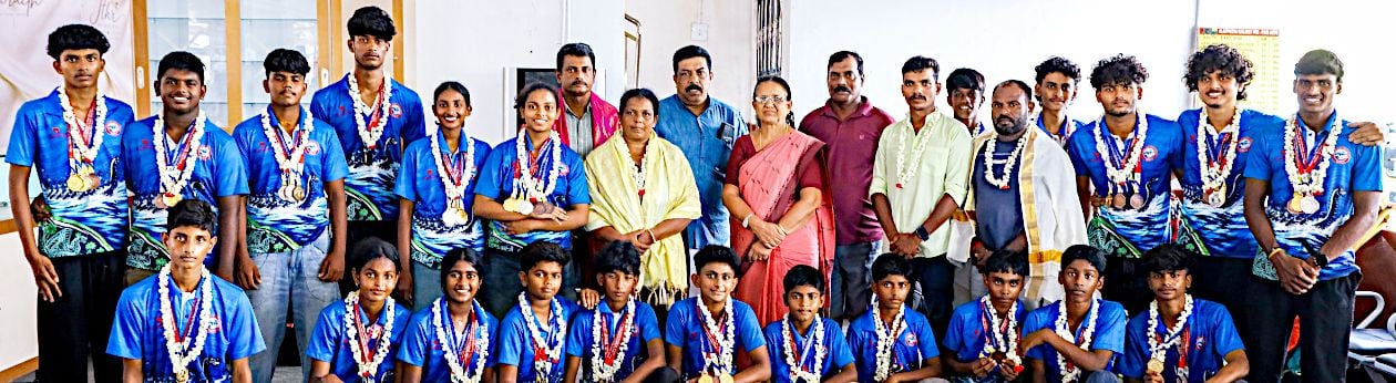 ഡൽഹിയിലെ ബാലേശ്വർ തടാകത്തിൽ നടന്ന 13-ാ‑മത് ദേശീയ ഡ്രാഗൺ ബോട്ട് ചാമ്പ്യൻഷിപ്പിൽ വിജയം നേടിയ  കേരള ടീമിന് ആലപ്പുഴ റെയിൽവേ സ്റ്റേഷനിൽ നൽകിയ സ്വീകരണം 