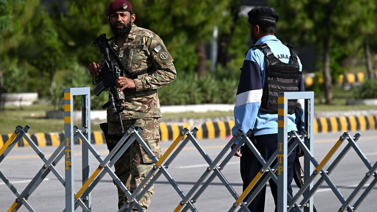 Pakistan Security personnel 