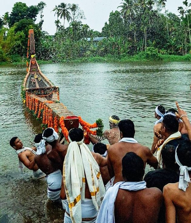 When the water overflowed at the Chennithala church in Valiyaperumpuzha churchyard