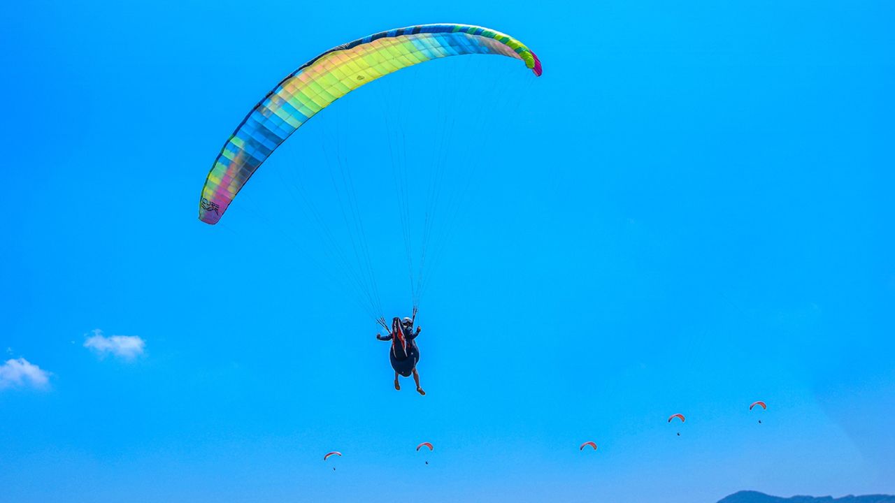 Paragliding