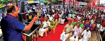 കർഷകസംഘം ജില്ലാ സമ്മേളന സമാപന പൊതുസമ്മേളനം  സെൻട്രൽ കിസാൻ ക‍ൗൺസിൽ അംഗം കെ എൻ ബാലഗോപാൽ ഉദ്‌ഘാടനം ചെയ്യുന്നു