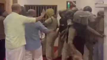 Police Brutality at Madakkara Juma Masjid.jpg