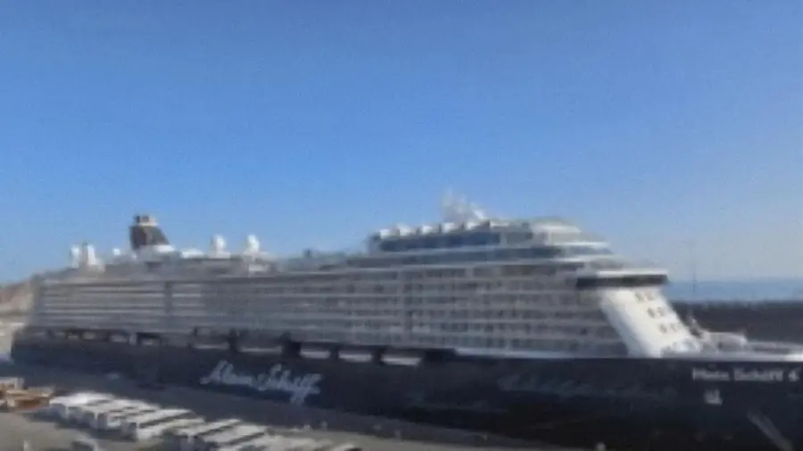 Port Sultan Qaboos ship