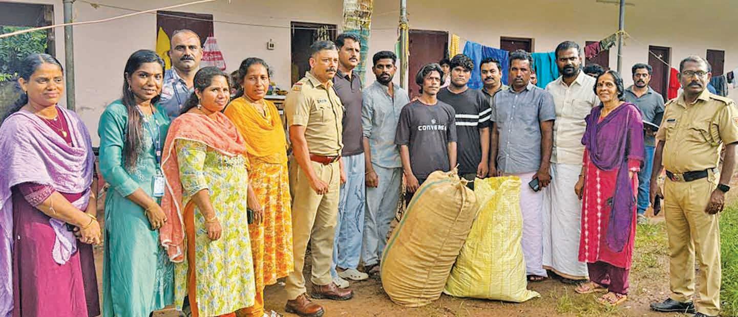 ചെന്നിത്തലയിലെ അതിഥിത്തൊഴിലാളികൾ താമസിക്കുന്ന സ്ഥലത്തുനിന്ന്‌  പിടിച്ചെടുത്ത നിരോധിത ലഹരിവസ്‌തുക്കൾ