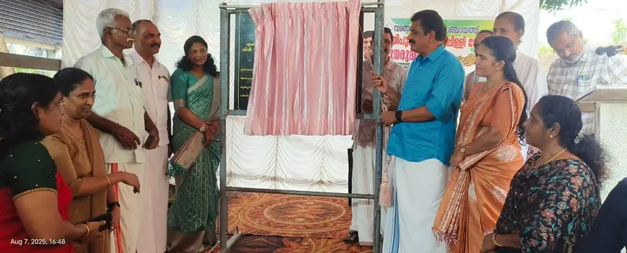 വരന്തരപ്പിള്ളി–നന്തിപുലം റോഡ് കെ കെ രാമചന്ദ്രൻ എംഎൽഎ ഉദ്​ഘാടനം ചെയ്യുന്നു 