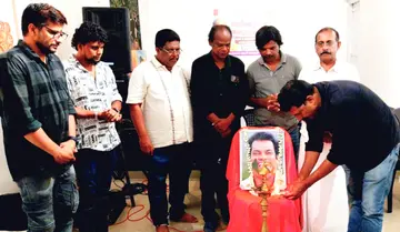 നടൻ സലിംകുമാറിന്റെ അനുസ്മരണം കൊരട്ടി പഞ്ചായത്ത് വൈസ് പ്രസിഡന്റ് കലാഭവൻ ജോബി ഉദ്ഘാടനം ചെയ്യുന്നു