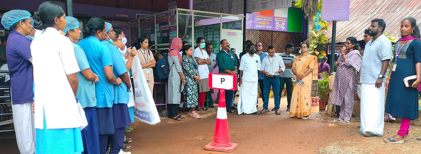 ഇരിങ്ങാലക്കുട ജനറലാശുപത്രിയിൽ പൊതുജനാരോഗ്യസംരക്ഷണ കൂട്ടായ്മ ആർ എൽ സിന്ധു ഉദ്ഘാടനം ചെയ്യുന്നു