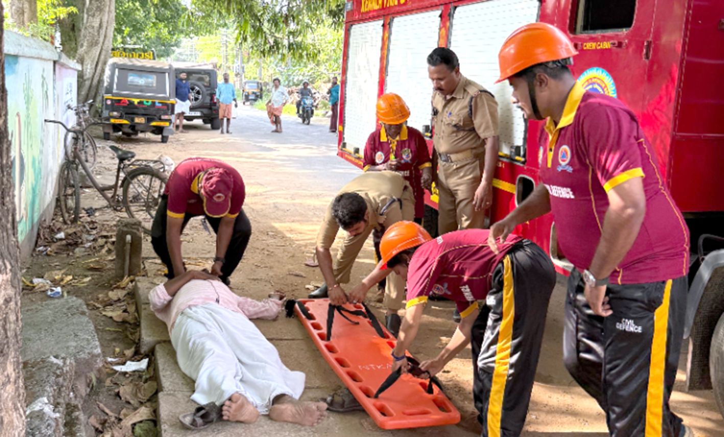  വലപ്പാട് സംഘടിപ്പിച്ച സിവിൽ ഡിഫൻസ്‌ മോക്‌ ഡ്രിൽ