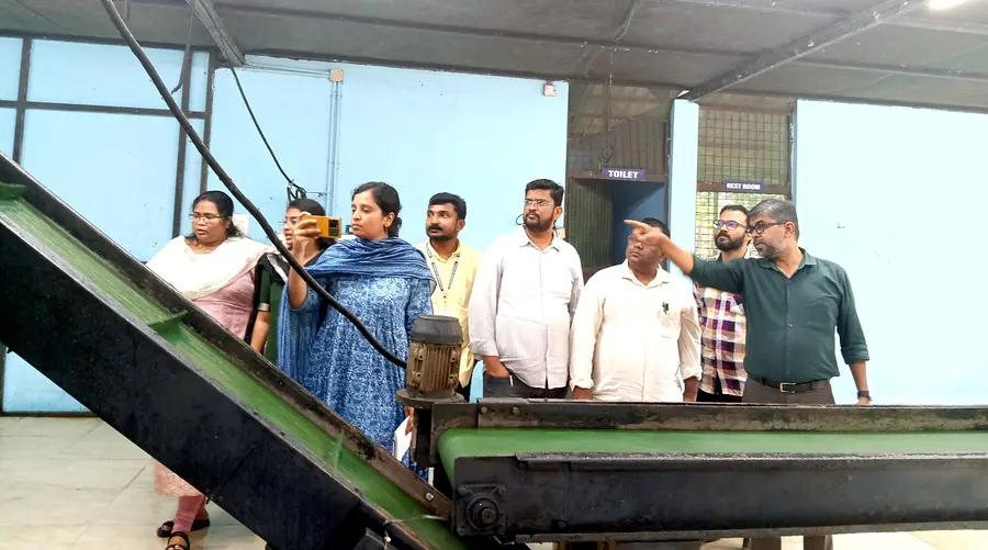 വടക്കാഞ്ചേരി നഗരസഭ കുമ്പളങ്ങാട് മാലിന്യ സംസ്കരണ പ്ലാൻറ് ആന്ധ്രപ്രദേശ് സംഘം സന്ദർശിക്കുന്നു