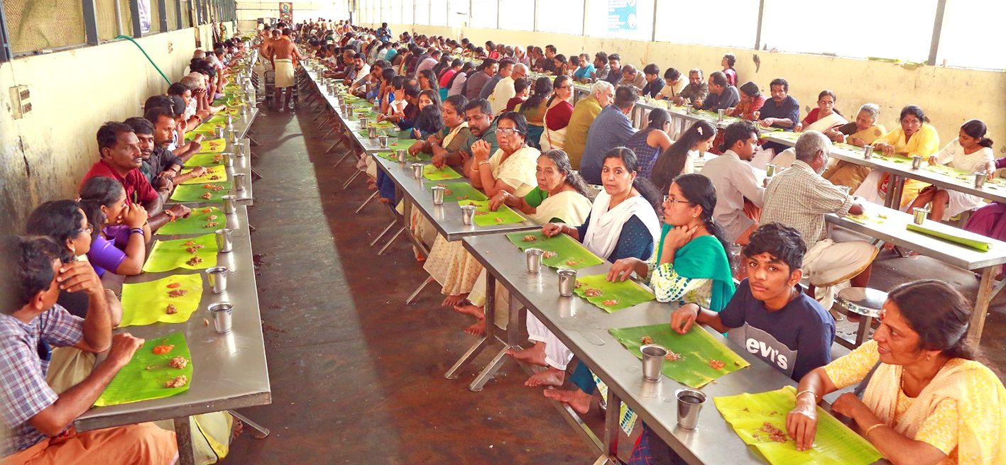 പണിമുടക്ക് ദിനത്തില്‍ ​ഗുരുവായൂര്‍ ക്ഷേത്രത്തില്‍ നടന്ന പ്രസാദ ഊട്ട്