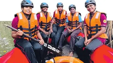RESCUE TEAM WOMAN