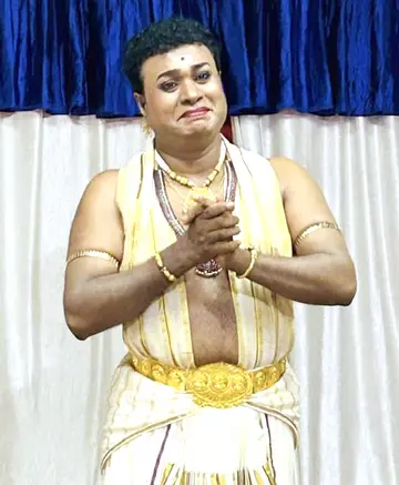 വിയ്യൂര് ജയിലിലെ തടവുകാര്ക്കായി
മോഹിനിയാട്ടം അവതരിപ്പിക്കുന്ന
ആര്എല്വി രാമകൃഷ്ണന്