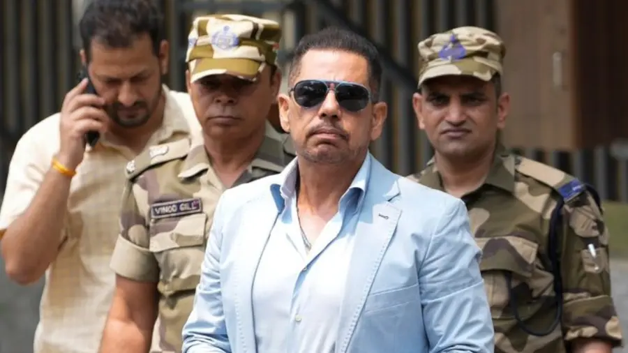 ROBERT VADRA