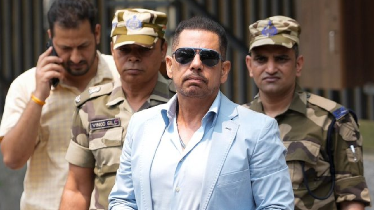 ROBERT VADRA