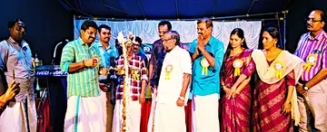 കളർകോട് ദേശസേവാസമിതി  സുവർണജൂബിലി ആഘോഷം  കവി രാജീവ് ആലുങ്കൽ ഉദ്ഘാടനംചെയ്യുന്നു