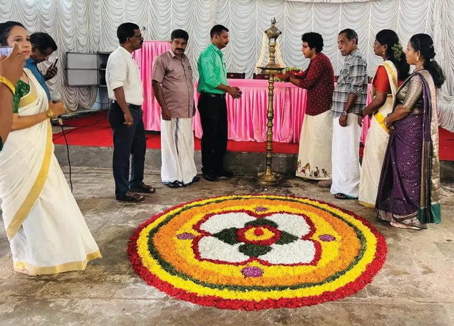 രാമങ്കരി ജുഡീഷ്യൽ ഒന്നാംക്ലാസ്‌ മജിസ്ട്രേട്ട് കോടതിയിലെ ഓണാഘോഷം  മജിസ്ട്രേട്ട്‌ പി അരുൺകുമാർ ഉദ്ഘാടനംചെയ്യുന്നു