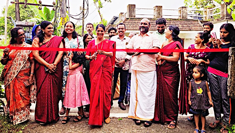 പുതുവൽ റോഡ്‌  നഗരസഭാ അധ്യക്ഷ കെ കെ ജയമ്മ ഉദ്‌ഘാടനം ചെയ്യുന്നു