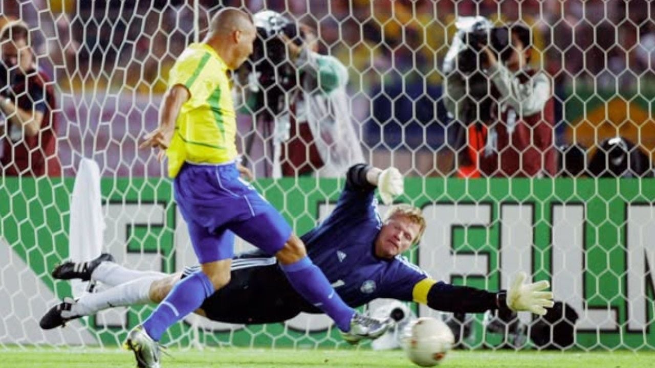 Ronaldo, Oliver Kahn.jpg