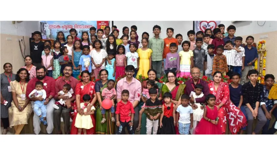 മെഡിക്കൽ കോളേജ് ചൈൽഡ് ഡെവലപ്മെന്റ് സെന്ററിലെ സംഗമത്തില് ഡോക്ടർമാർക്കൊപ്പം പീഡിയാട്രിക്
കാർഡിയോളജി വിഭാഗത്തിൽ ശസ്ത്രക്രിയ നടത്തിയ കുട്ടികളും രക്ഷിതാക്കളും