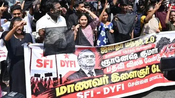 SFI-DYFI black flag protest against narendra miodi in Chennai