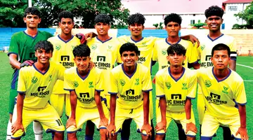 സംസ്ഥാന സ്‌കൂൾ സുബ്രതോ കപ്പ്‌ ഫുട്‌ബോൾ ടൂർണമെന്റിൽ അണ്ടർ 17 ആൺകുട്ടികളുടെ വിഭാഗത്തിൽ ജേതാക്കളായ മലപ്പുറം അത്താണിക്കൽ എംഐസിഇഎം എച്ച്‌എസ്‌എസ്‌ ടീം