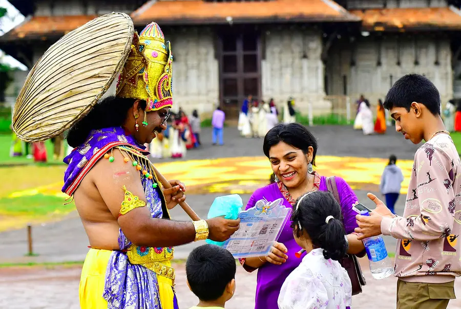 ശുചിത്വ മിഷൻ മാലിന്യ നിർമാർജനത്തിന്റെ ഭാഗമായി തൃശൂർ നഗരത്തിൽ നടത്തിയ ബോധവൽക്കരണ പരിപാടി 