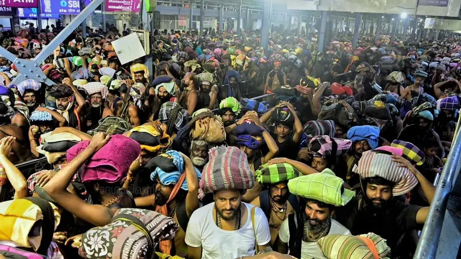 Sabarimala Crowd New