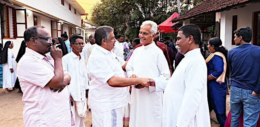 ഫാത്തിമ മാതാ ദേവാലയത്തിലെ പൗരോഹിത്യം സ്വീകരണ പരിപാടിയിൽ സജി ചെറിയാൻ പങ്കെടുത്തപ്പോൾ