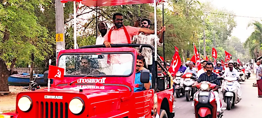 അമ്പലപ്പുഴ മണ്ഡലം എൽഡിഎഫ് സ്ഥാനാർഥി എച്ച്‌ സലാമിന്റെ തെരഞ്ഞെടുപ്പ്‌ പ്രചാരണ ബൈക്ക്‌ റാലിയിൽനിന്ന്‌