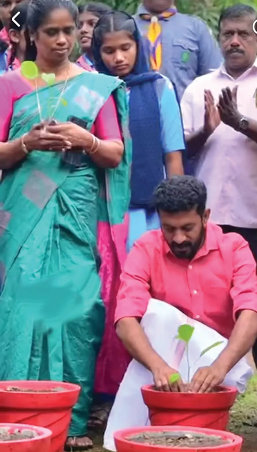 പാലമേൽ പഞ്ചായത്ത് കൃഷിഭവന്റെ നേതൃത്വത്തിൽ നൂറനാട് സിബിഎം ഹയർ സെക്കൻഡറി സ്കൂളിൽ പരിസ്ഥിതി  ദിനാചരണവും "വിദ്യാലയങ്ങളിൽ പോഷകാഹാരതോട്ടം’പദ്ധതിയും  എം എസ്  അരുൺകുമാർ എംഎൽഎ ഉദ്ഘാടനംചെയ്യുന്നു
