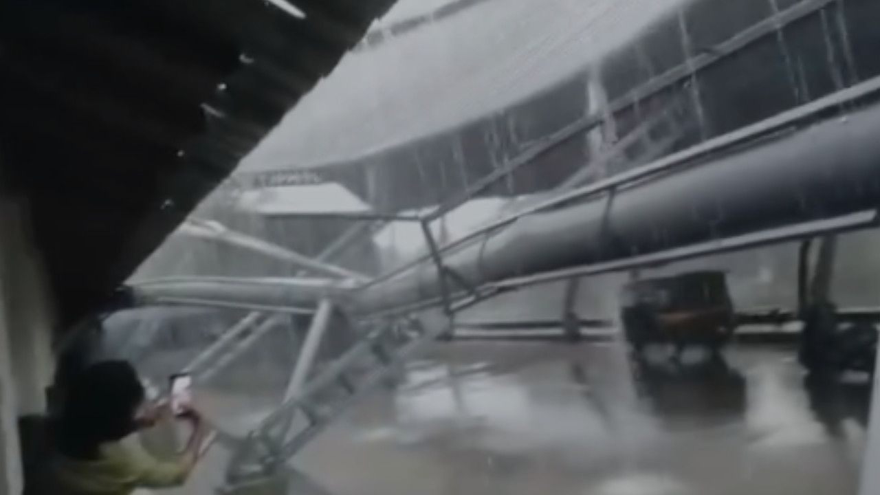 School Auditorium Collapses in Perumbavoor.jpg