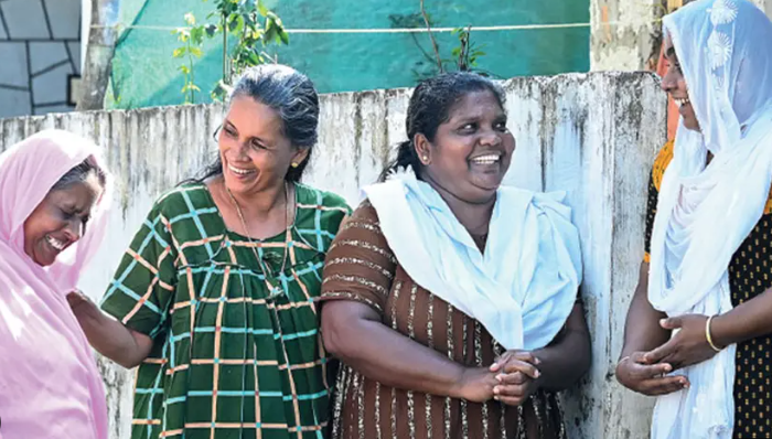 എൽഡിഎഫ്‌ സർക്കാരിന്റെ സ്‌ത്രീസുരക്ഷാ പദ്ധതിയെ ആഹ്ലാദത്തോടെ വരവേൽക്കുകയാണ്‌ സ്‌ത്രീകൾ. 